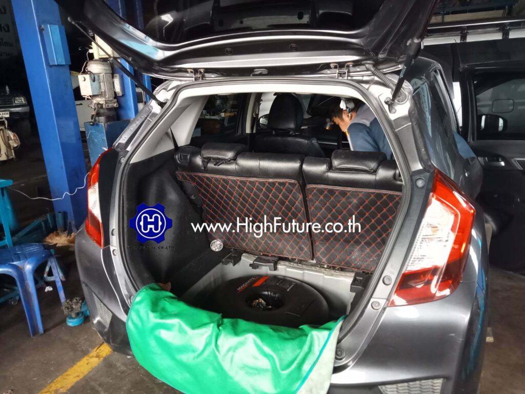 HONDA JAZZ ติดตั้ง LPG ระบบหัวฉีด 6 - High Future บริษัท ไฮฟิวเจอร์ จำกัด ศูนย์ติดตั้งแก๊สรถยนต์มาตรฐาน ซ่อมรถยนต์ ช่วงล่าง เบรค คลัทช์