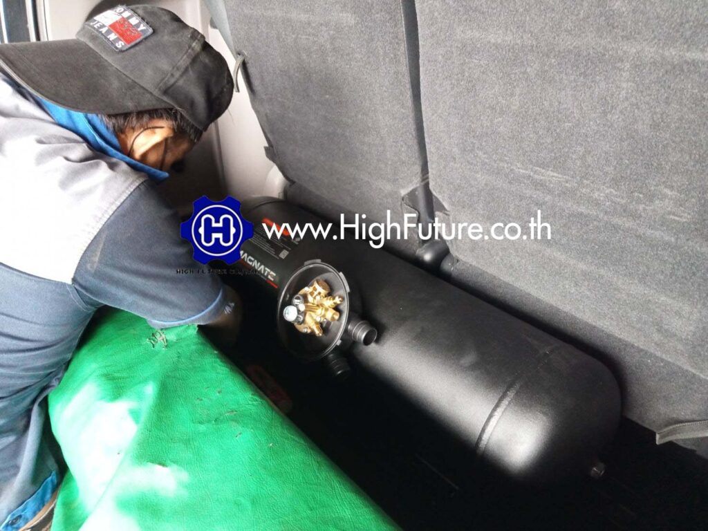 MITSUBISHI SPACE WAGON เปลี่ยนถังแคปซูล 36 ลิตร 1 - High Future บริษัท ไฮฟิวเจอร์ จำกัด ศูนย์ติดตั้งแก๊สรถยนต์มาตรฐาน ซ่อมรถยนต์ ช่วงล่าง เบรค คลัทช์