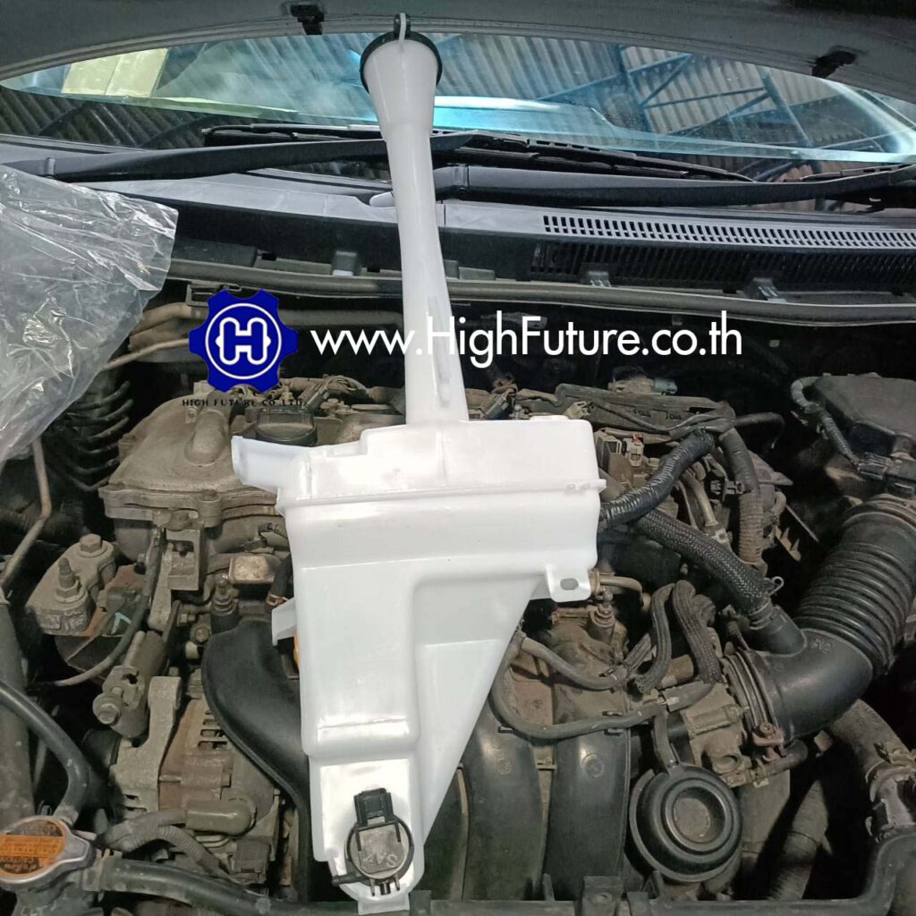 TOYOTA ALTIS เปลี่ยนกระป๋องน้ำฉีดกระจก 1 - High Future บริษัท ไฮฟิวเจอร์ จำกัด ศูนย์ติดตั้งแก๊สรถยนต์มาตรฐาน ซ่อมรถยนต์ ช่วงล่าง เบรค คลัทช์