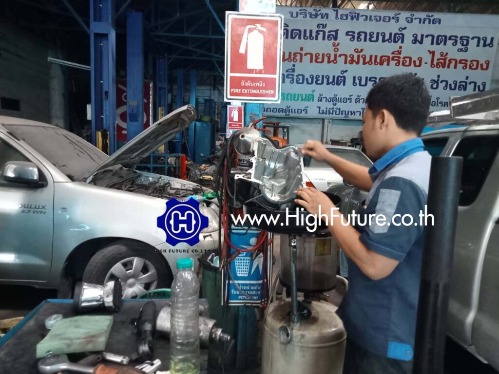 HONDA CITY เปลี่ยนซีลข้อเหวี่ยงหลัง 2 - High Future บริษัท ไฮฟิวเจอร์ จำกัด ศูนย์ติดตั้งแก๊สรถยนต์มาตรฐาน ซ่อมรถยนต์ ช่วงล่าง เบรค คลัทช์