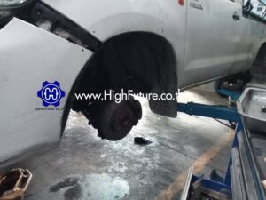 TOYOTA VIGO เปลี่ยนผ้าเบรคหน้า หลัง 1 1 - High Future บริษัท ไฮฟิวเจอร์ จำกัด ศูนย์ติดตั้งแก๊สรถยนต์มาตรฐาน ซ่อมรถยนต์ ช่วงล่าง เบรค คลัทช์