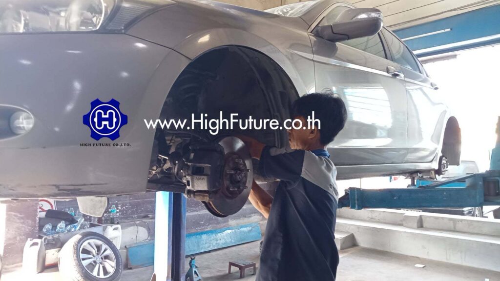 HONDA ACCORD เปลี่ยนผ้าเบรคหน้า 4 - High Future บริษัท ไฮฟิวเจอร์ จำกัด ศูนย์ติดตั้งแก๊สรถยนต์มาตรฐาน ซ่อมรถยนต์ ช่วงล่าง เบรค คลัทช์