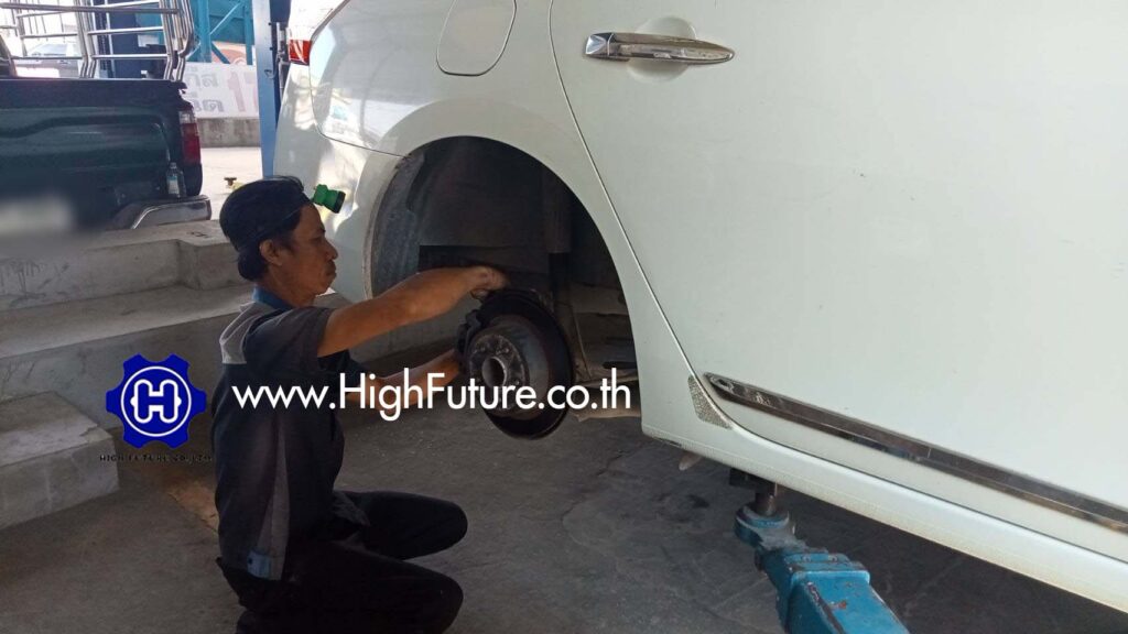 NISSAN SYLPHYเปลี่ยนผ้าเบรคหลัง 1 - High Future บริษัท ไฮฟิวเจอร์ จำกัด ศูนย์ติดตั้งแก๊สรถยนต์มาตรฐาน ซ่อมรถยนต์ ช่วงล่าง เบรค คลัทช์