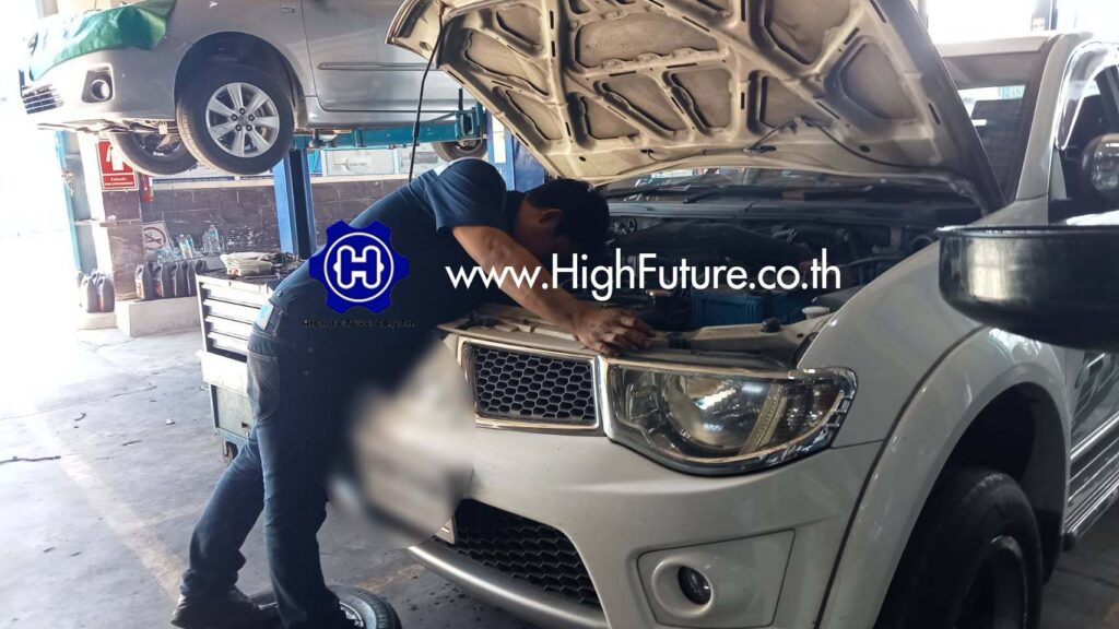 MITSUBISHI TRITON เปลี่ยนถ่ายน้ำมันเครื่อง 1 - High Future บริษัท ไฮฟิวเจอร์ จำกัด ศูนย์ติดตั้งแก๊สรถยนต์มาตรฐาน ซ่อมรถยนต์ ช่วงล่าง เบรค คลัทช์