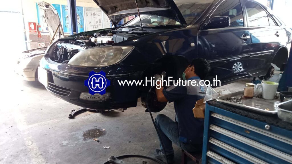 TOYOTA CAMRY เปลี่ยนบู๊ทปีกนกล่าง 2 - High Future บริษัท ไฮฟิวเจอร์ จำกัด ศูนย์ติดตั้งแก๊สรถยนต์มาตรฐาน ซ่อมรถยนต์ ช่วงล่าง เบรค คลัทช์