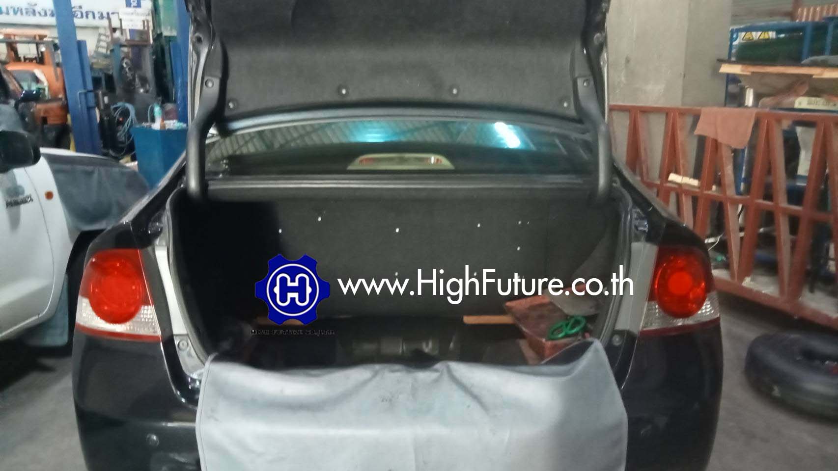 HONDA CIVIC เปลี่ยนถังโดนัท 54 ลิตร 2 - High Future บริษัท ไฮฟิวเจอร์ จำกัด ศูนย์ติดตั้งแก๊สรถยนต์มาตรฐาน ซ่อมรถยนต์ ช่วงล่าง เบรค คลัทช์