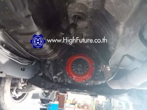 TOYOTA VIGO เปลี่ยนแผ่นครัช 2 - High Future บริษัท ไฮฟิวเจอร์ จำกัด ศูนย์ติดตั้งแก๊สรถยนต์มาตรฐาน ซ่อมรถยนต์ ช่วงล่าง เบรค คลัทช์